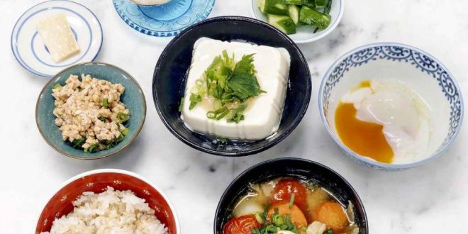 Simple dishes help Japanese elderly who live independently maintain a nutritious diet.
