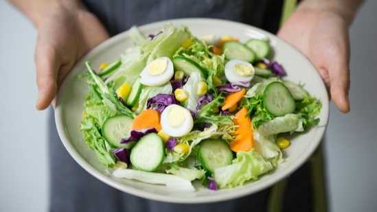 A new cookbook links healthy diets with quality sleep.