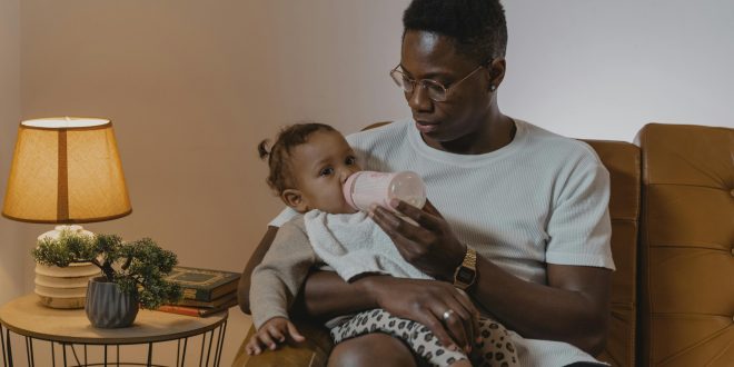 Study Bottle Feeding for Toddler Sleep Linked to Health Risks